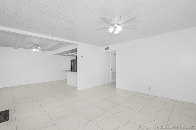 Building Photo - 8706 W Sample Rd