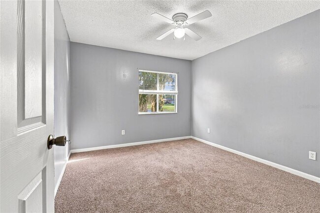 Building Photo - 570 Bahia Cir