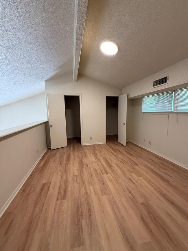 Building Photo - 8204 Hood Cir