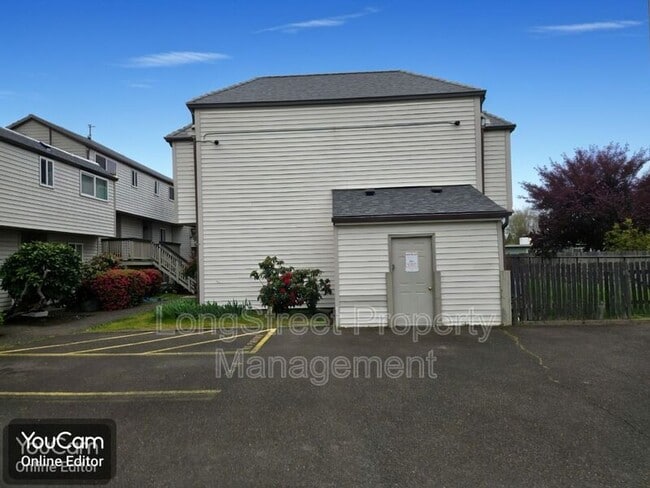 Building Photo - 2145 NW Highland Dr