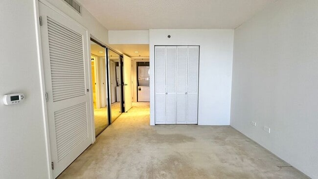 Building Photo - 2047 Nuuanu Ave