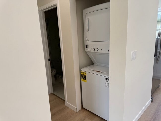 Building Photo - Stunning Fully Renovated Home in Prime Bur...