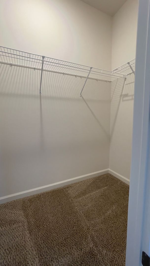 Building Photo - Newer Ranch...3 Bedroom 2 Bath with den/office