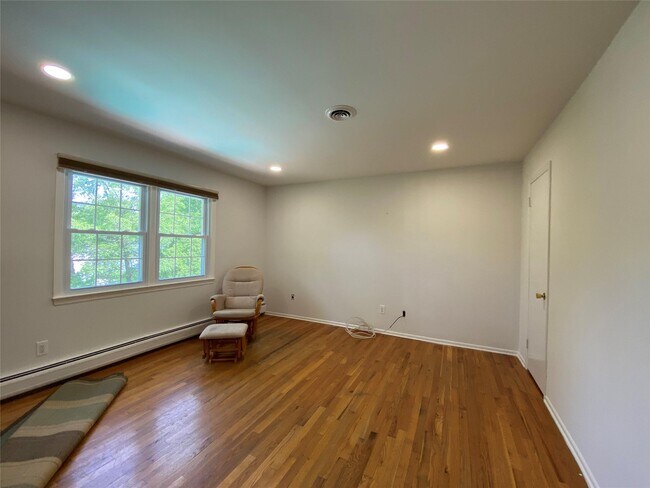 Building Photo - 213 Fort Lee Pl