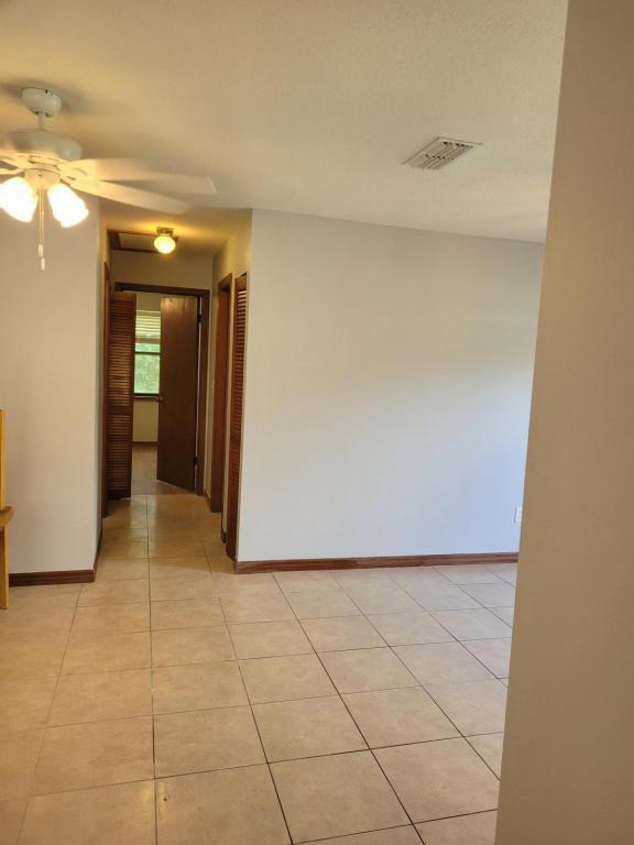 Building Photo - 2701 NE 10th St