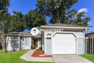 Building Photo - 3 Bedroom Pet-Friendly Home in Jacksonville, FL with Main Street Renewal