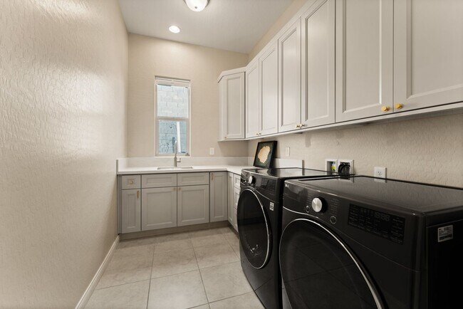 Building Photo - Modern Elegance in Scots Pine – 5-Bedroom ...
