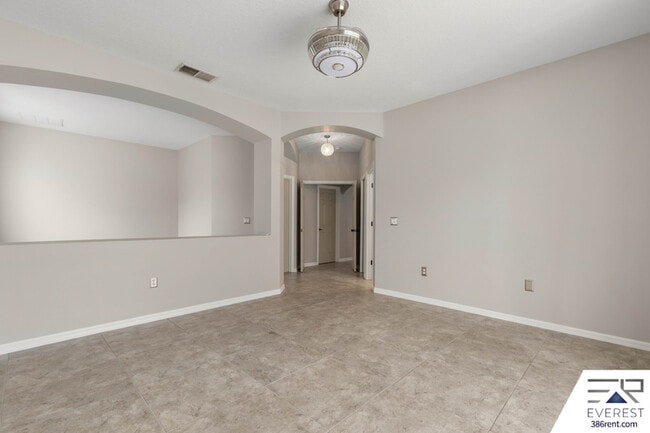 Building Photo - 60 Brigadoon Ln