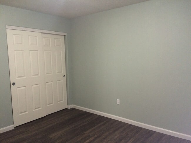 Building Photo - Large Home for Rent in Sage Point Service Area