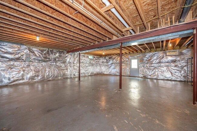 Building Photo - *Open House* 6/20 12-1 PM *