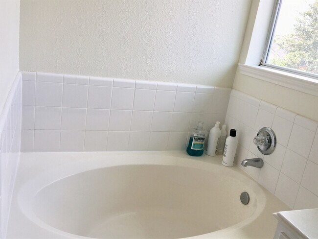 Building Photo - 5707 Highbury Ct