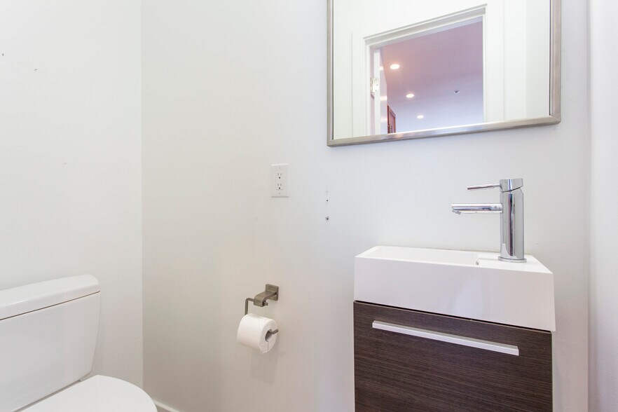 Building Photo - 1519 Ogden St