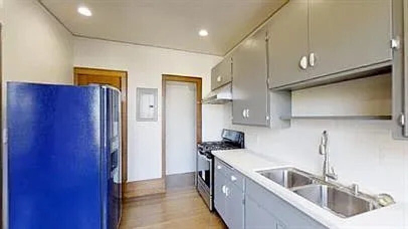 Building Photo - 3273 Kempton Ave