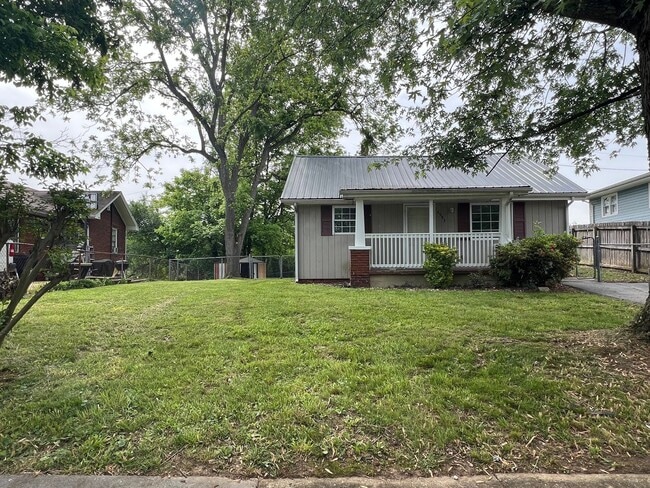 Building Photo - 2 bed 1 bath Kingsport - off of Fort  Henr...