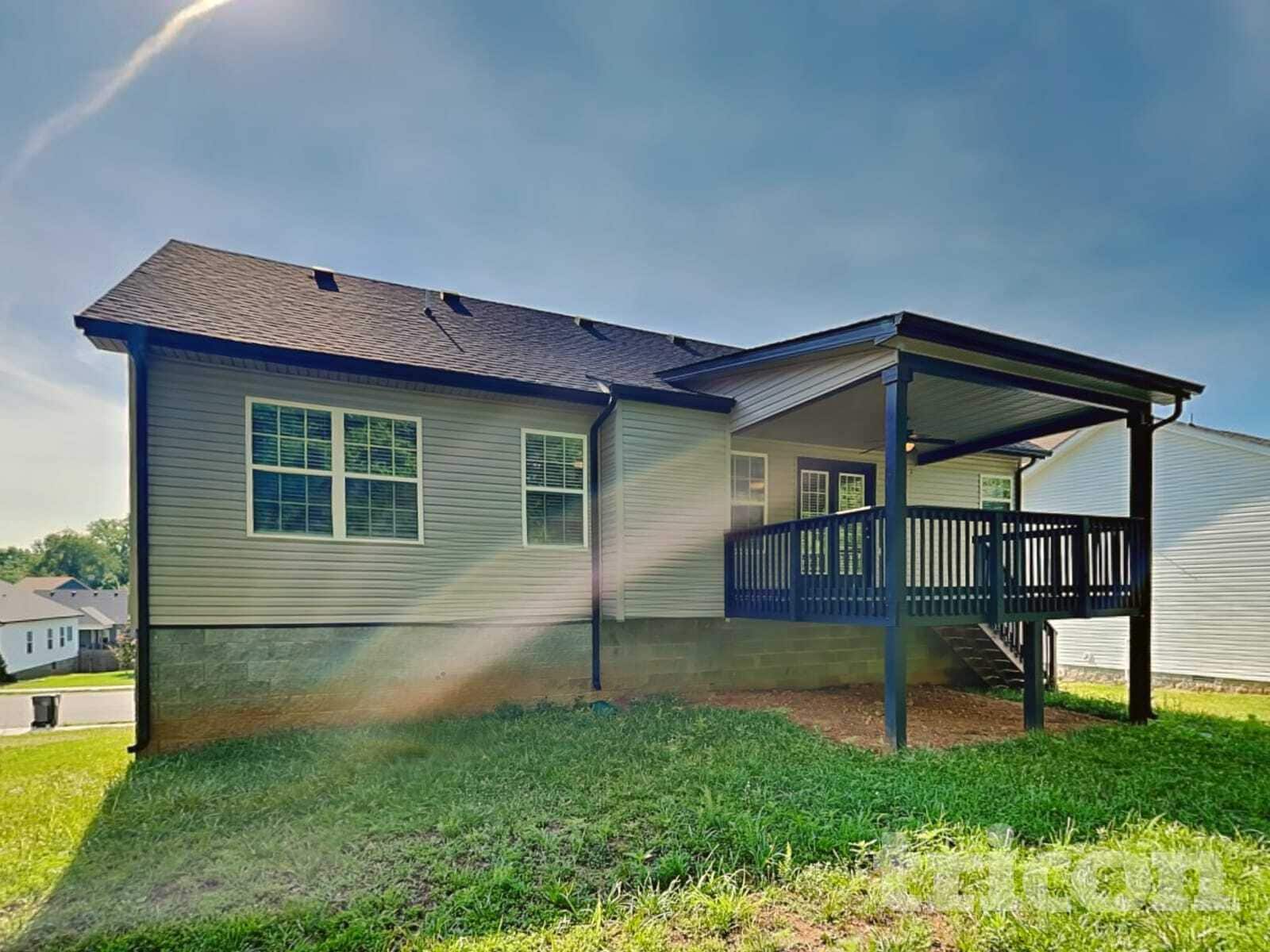 Building Photo - 492 Woodtrace Dr