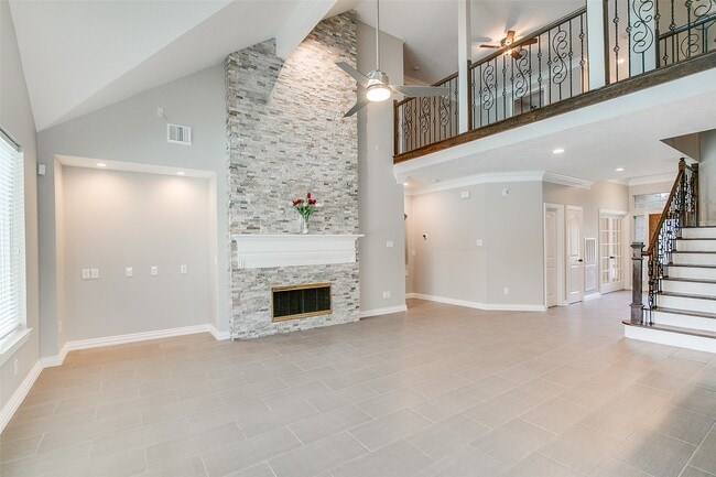 Building Photo - 5125 Carriage Bend Dr