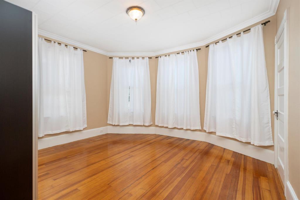 Primary bedroom - 33 Krakow Ave