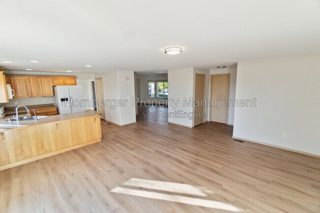 Building Photo - 509 S Joslin Pl