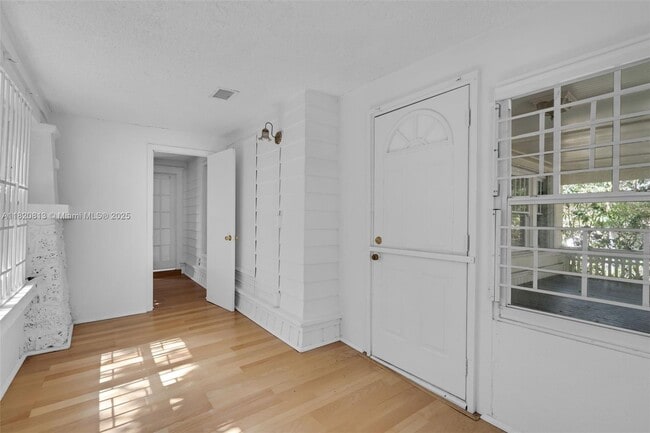 Building Photo - 176 NE 50th St