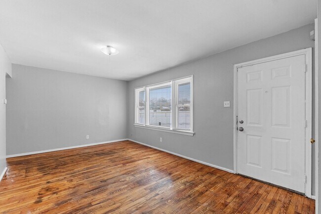 Building Photo - 8433 1st St