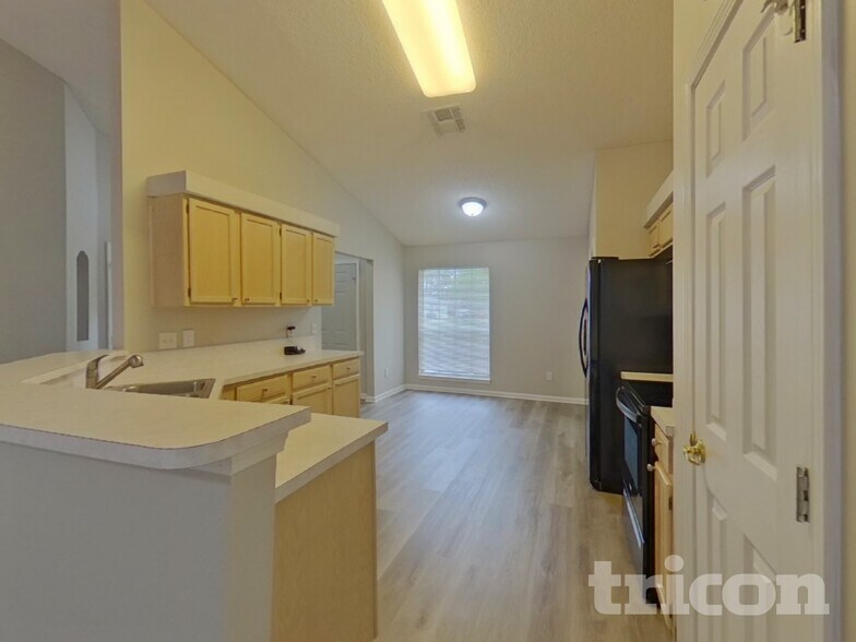 Building Photo - 11329 Hartland Rd