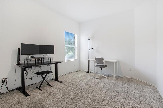 Building Photo - 1509 Brueggerhoff Rd
