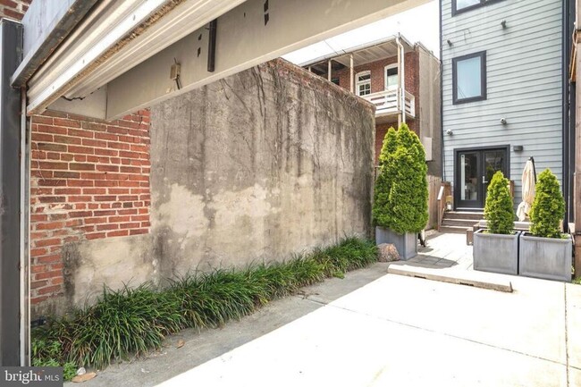 Building Photo - 3467 Holmead Pl NW