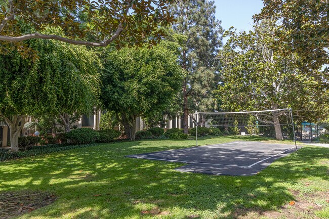 Building Photo - 11260 Overland Ave