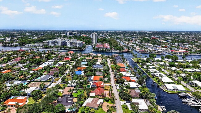 Building Photo - 2060 Tropic Isle