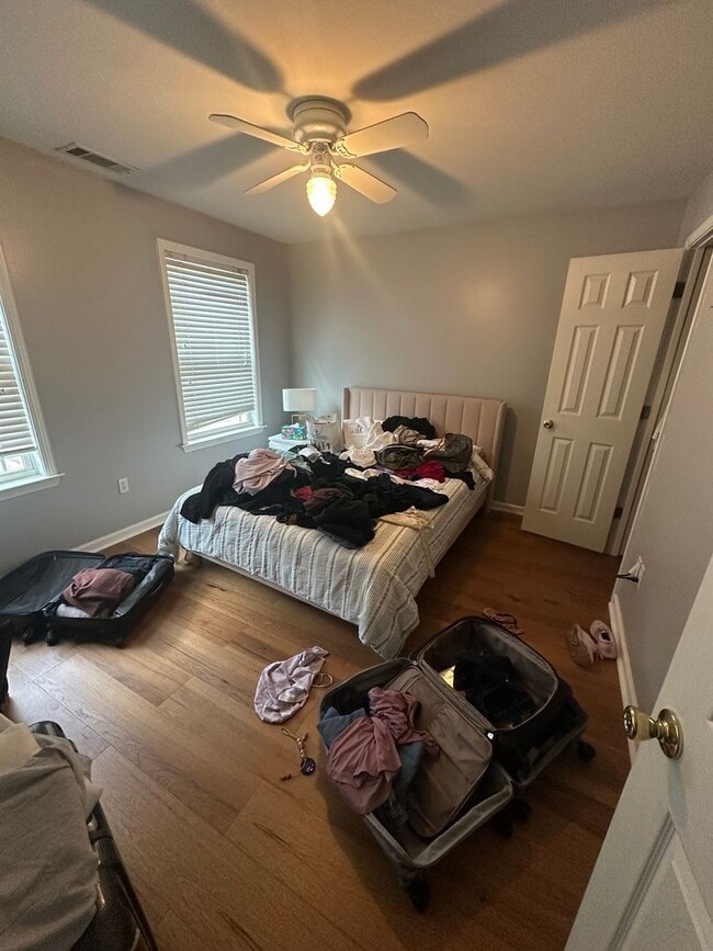 Building Photo - 2BD/2.5BA Home Located in Harbor Town!