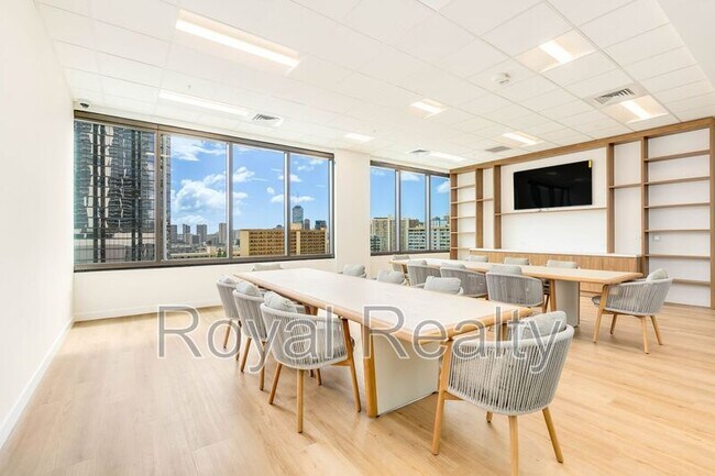 Building Photo - 1500 Rycroft St