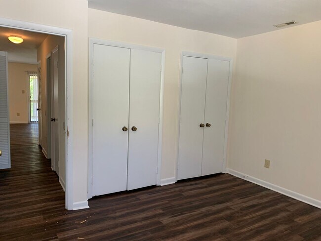 Building Photo - PRICE DROP ALERT! - Available Now!