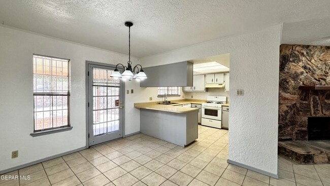 Building Photo - 4705 Frankfort Ave