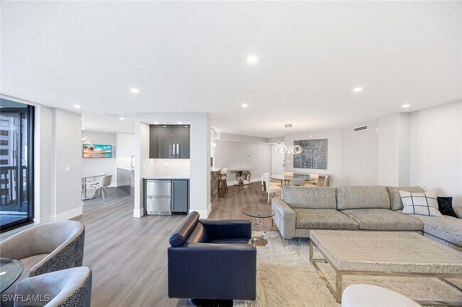 Building Photo - 6075 Pelican Bay Blvd