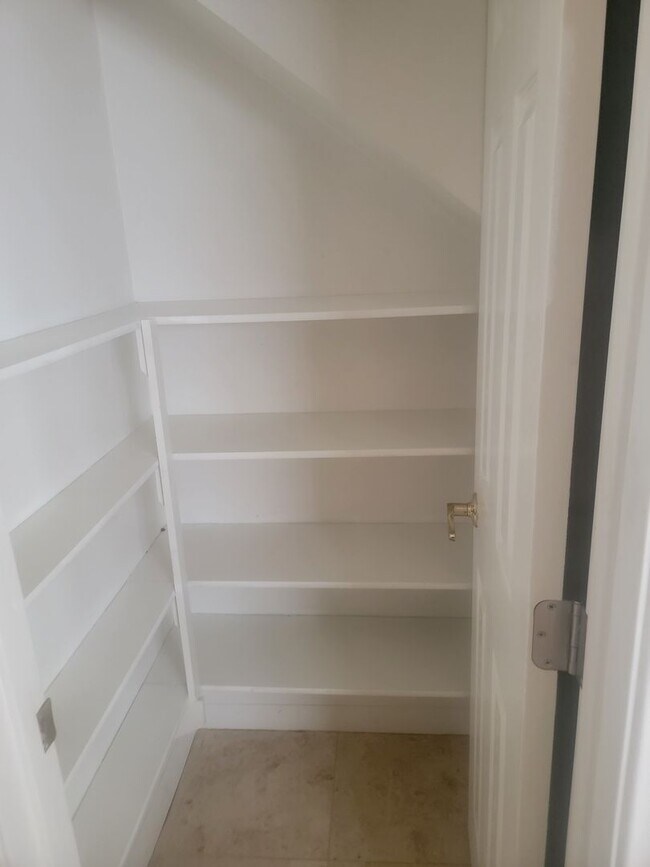 Building Photo - BEAUTIFUL 4 bed/4.0 Bath in the desirable community of Aliso Viejo