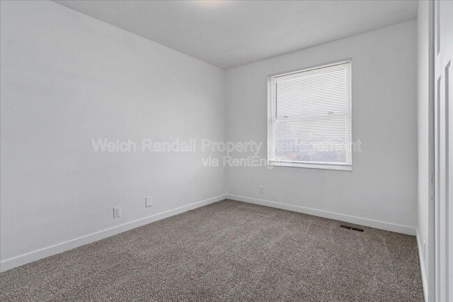 Building Photo - 3757 W Clermont Dr