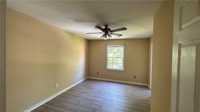 Building Photo - 205 Foe Creek Ct