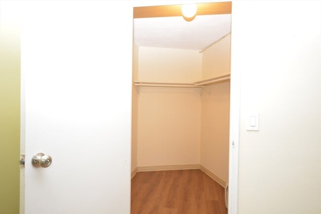 Building Photo - 147 Turner Rd