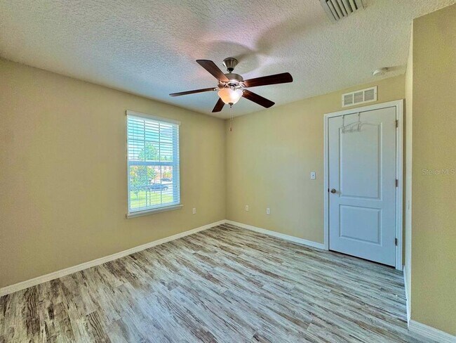 Building Photo - 13943 River Willow Pl