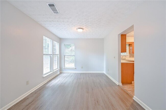 Building Photo - 3991 E Meadow Dr