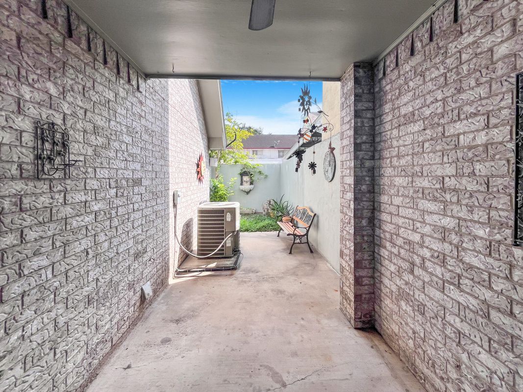 Building Photo - 3113 S Casa Linda St