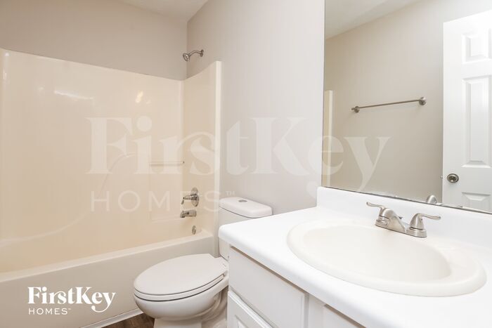 Building Photo - 727 Melrose Trce NE