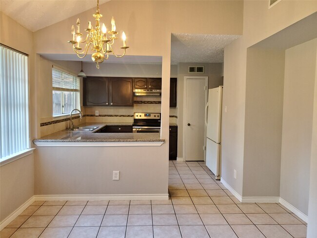 Building Photo - 16315 Thistleglen Dr