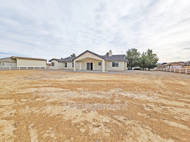 Building Photo - 1660 Chowchilla Cir