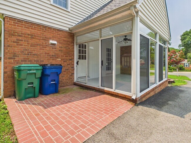 Building Photo - 1519 Chauncey Ln