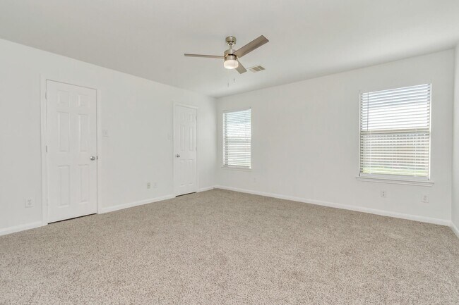 Building Photo - 7019 Parkford Meadow Dr