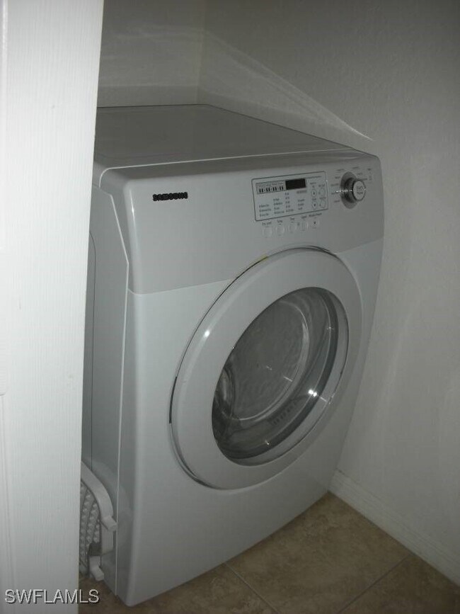 Building Photo - 6360 Aragon Way