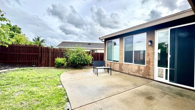 Building Photo - NOW AVAILABLE- COZY 3 BED, 2 BATH, 2 CAR GARAGE IN A QUIET NEIGHBORHOOD, NORTH NATOMAS