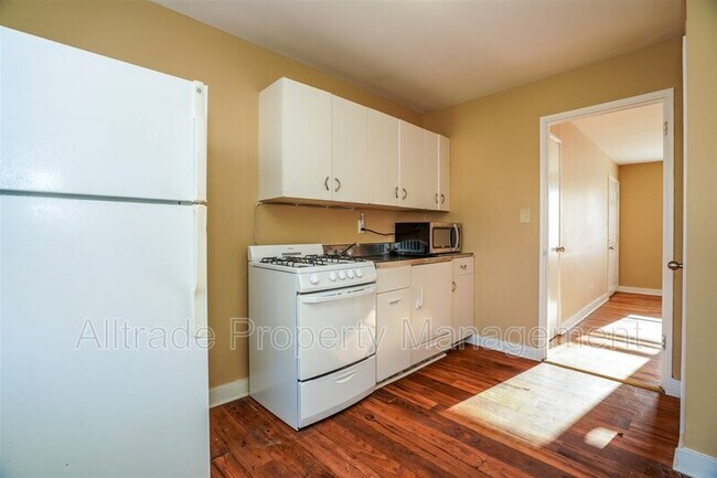Building Photo - 1443 Nightingale Rd