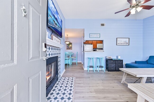 Building Photo - 3506 Cove View Blvd